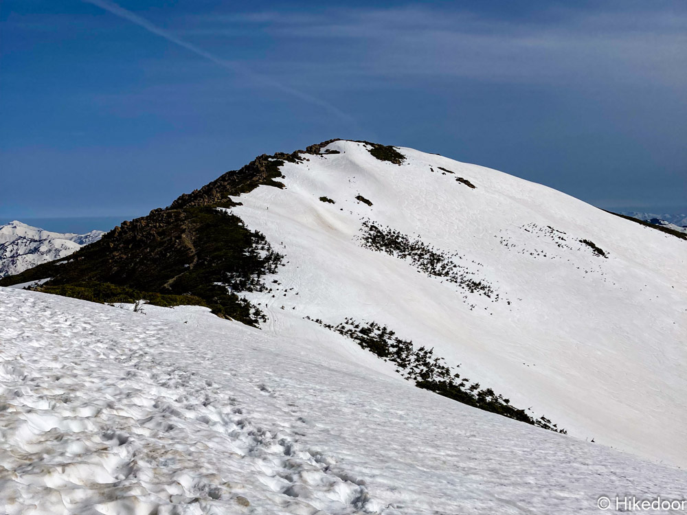 至仏山へ向かう稜線