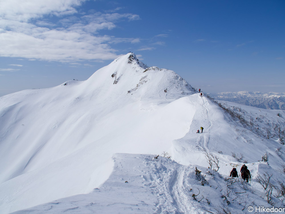 武尊山からみた剣ヶ峰