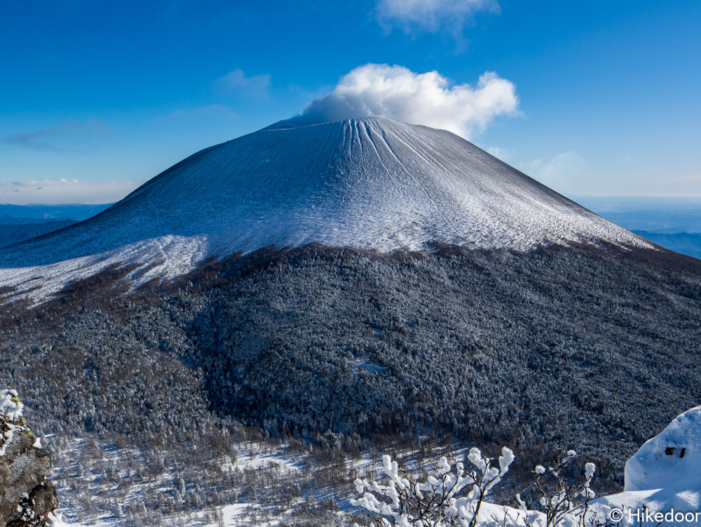 黒斑山からみた前掛山(ガトーショコラ)