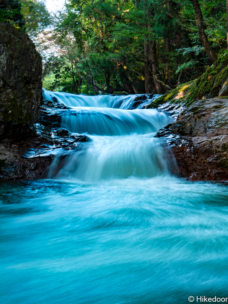 伏伸の滝(ふのしのたき)