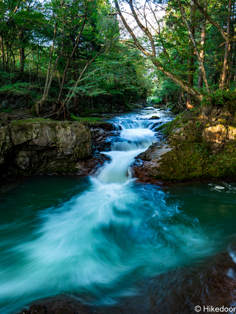伏伸の滝(ふのしのたき)