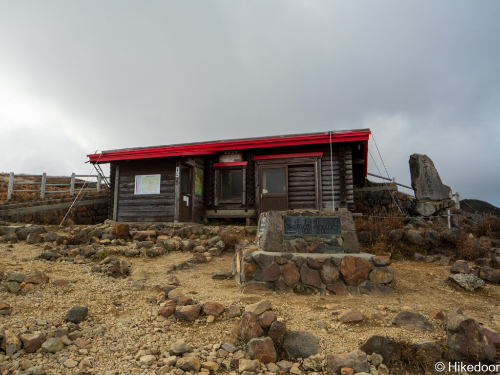 峰の茶屋跡避難小屋