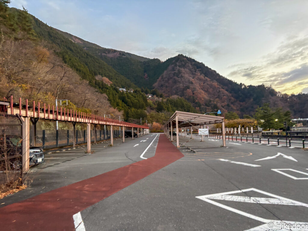 ふれあい館駐車場